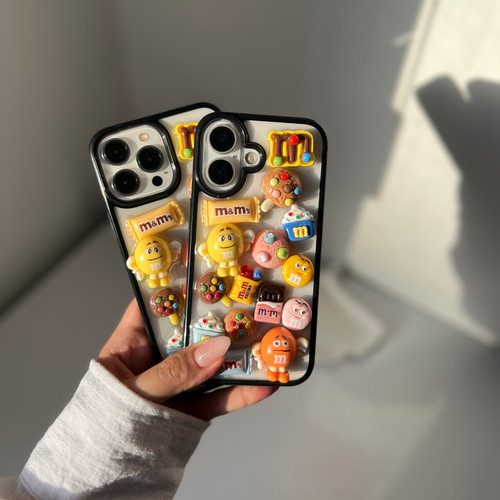 قاب گوشی M&M برجسته