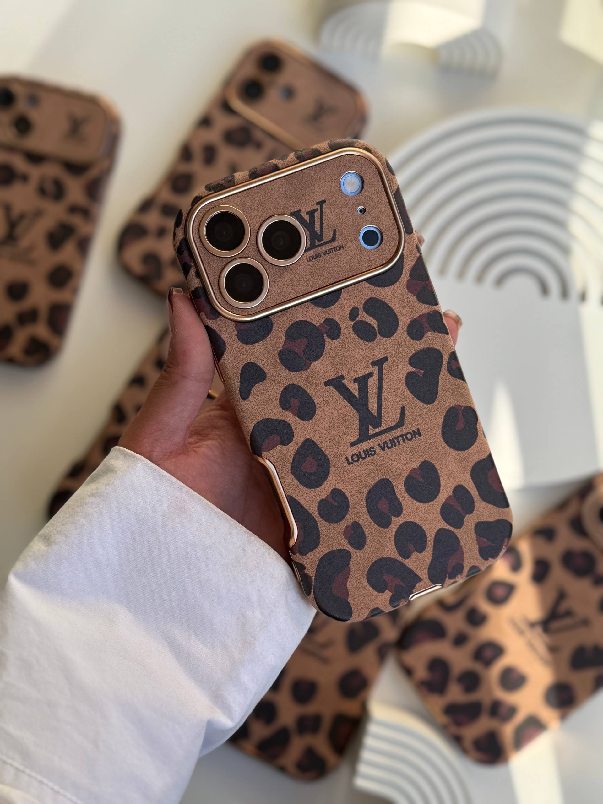 قاب گوشی Louis Vuitton Leopard