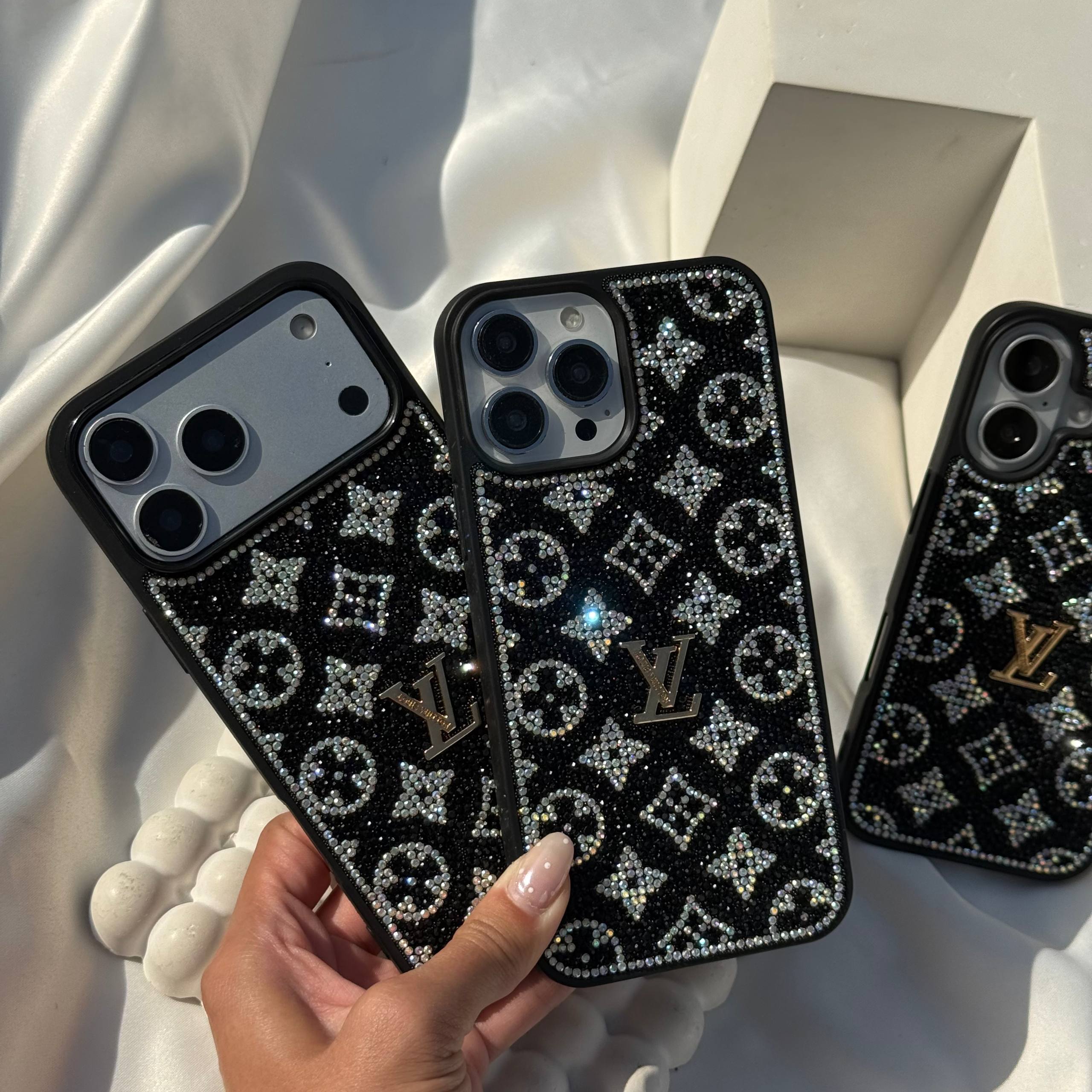 قاب گوشی LV diamond black